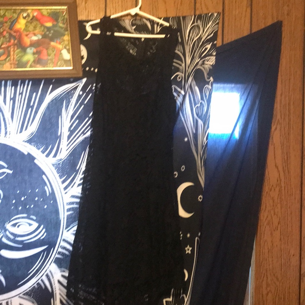 This is black has no tag but pretty sure it’s a small don’t know where I got it